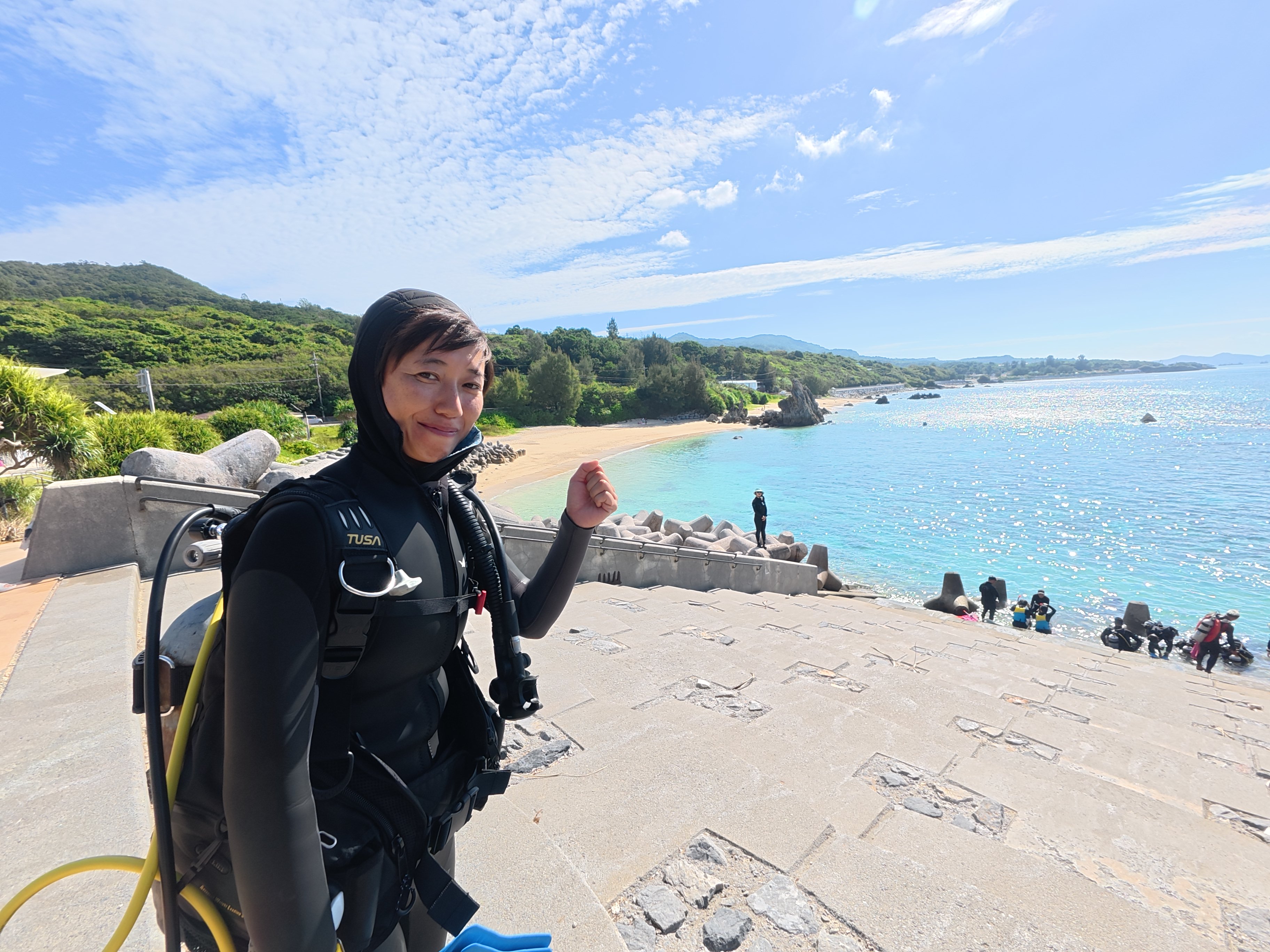 ゴリラチョップ（本部町・崎本部）でDM講習を始める候補生（初日の導入）